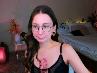 Eroottinen videokeskustelu YourLovellyStory