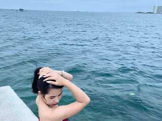 Eroottinen videokeskustelu yoursweetlovelygirllll