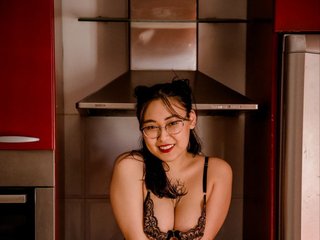 Eroottinen videokeskustelu YukiLewd