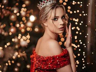 Eroottinen videokeskustelu YungEllita