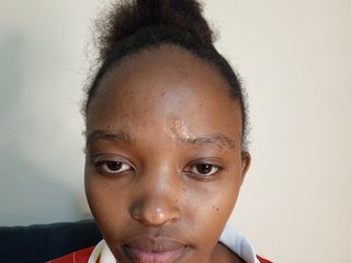 Eroottinen videokeskustelu ZariaMoon