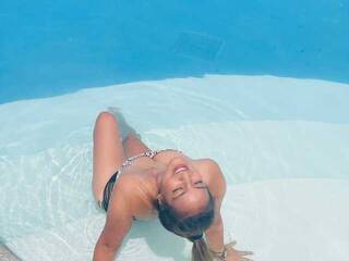 Eroottinen videokeskustelu ZoeBarinova