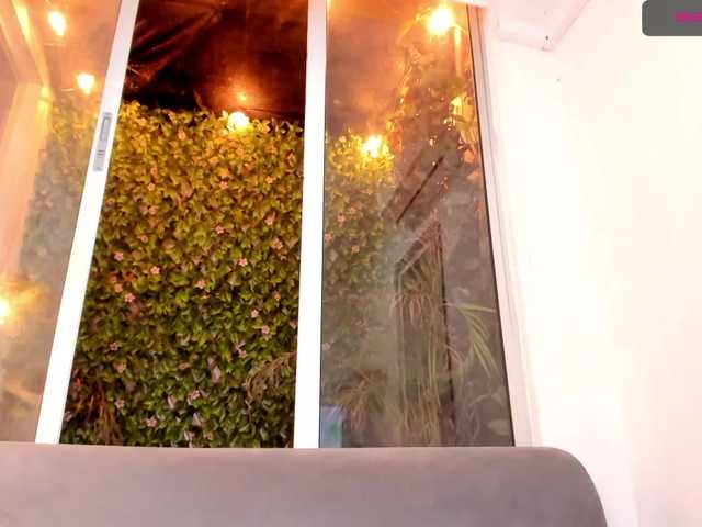 Lähettää kuvakaappauksia ZoeHill