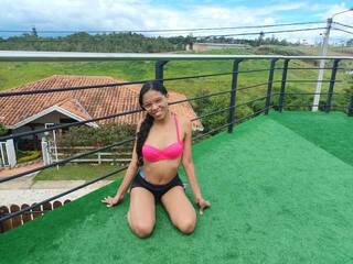 Eroottinen videokeskustelu ZoeRolland